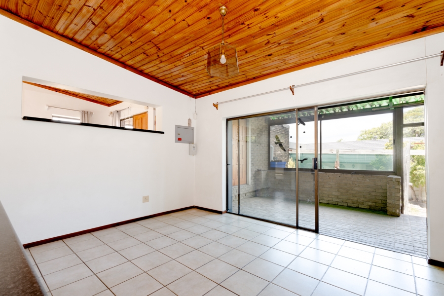 2 Bedroom Property for Sale in Die Wingerd Western Cape